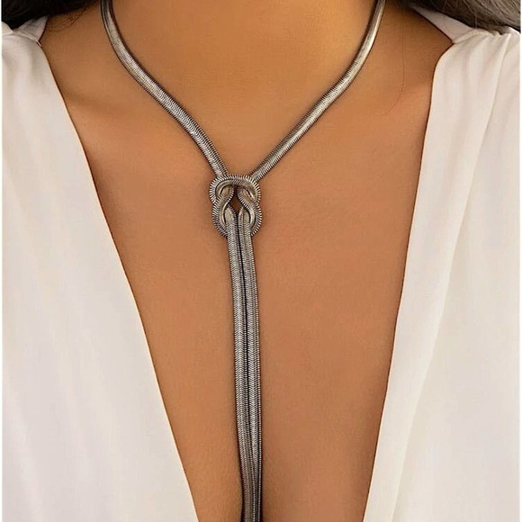 Silver Knot Tassel Snake Flat Herringbone Vintage Necklace - Picture 4 of 9